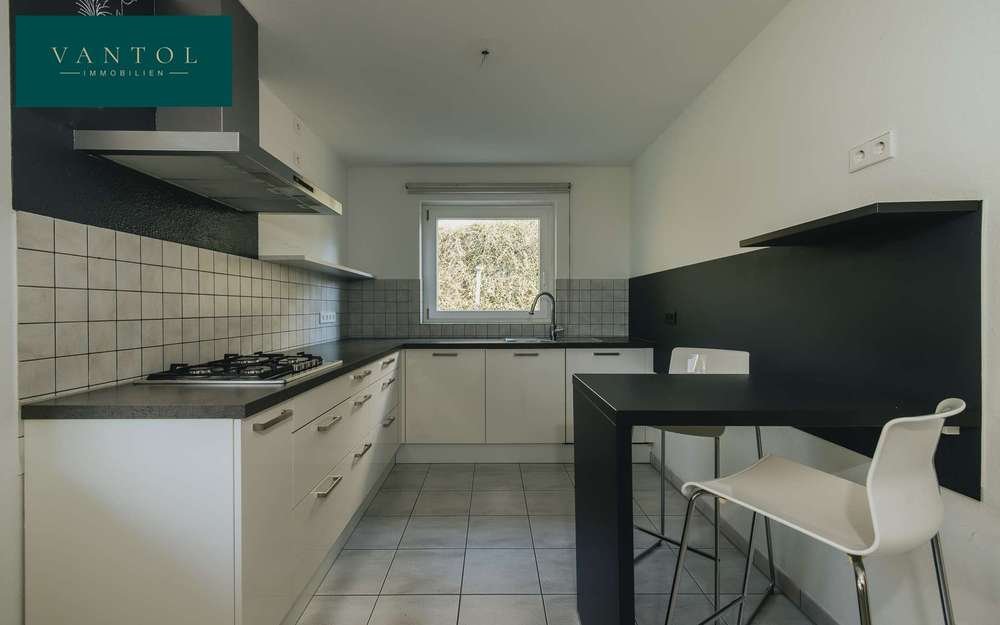 Hochwertiges Eigenheim mit Einliegerwohnung und Blick auf den Schönberg – Bild 4
