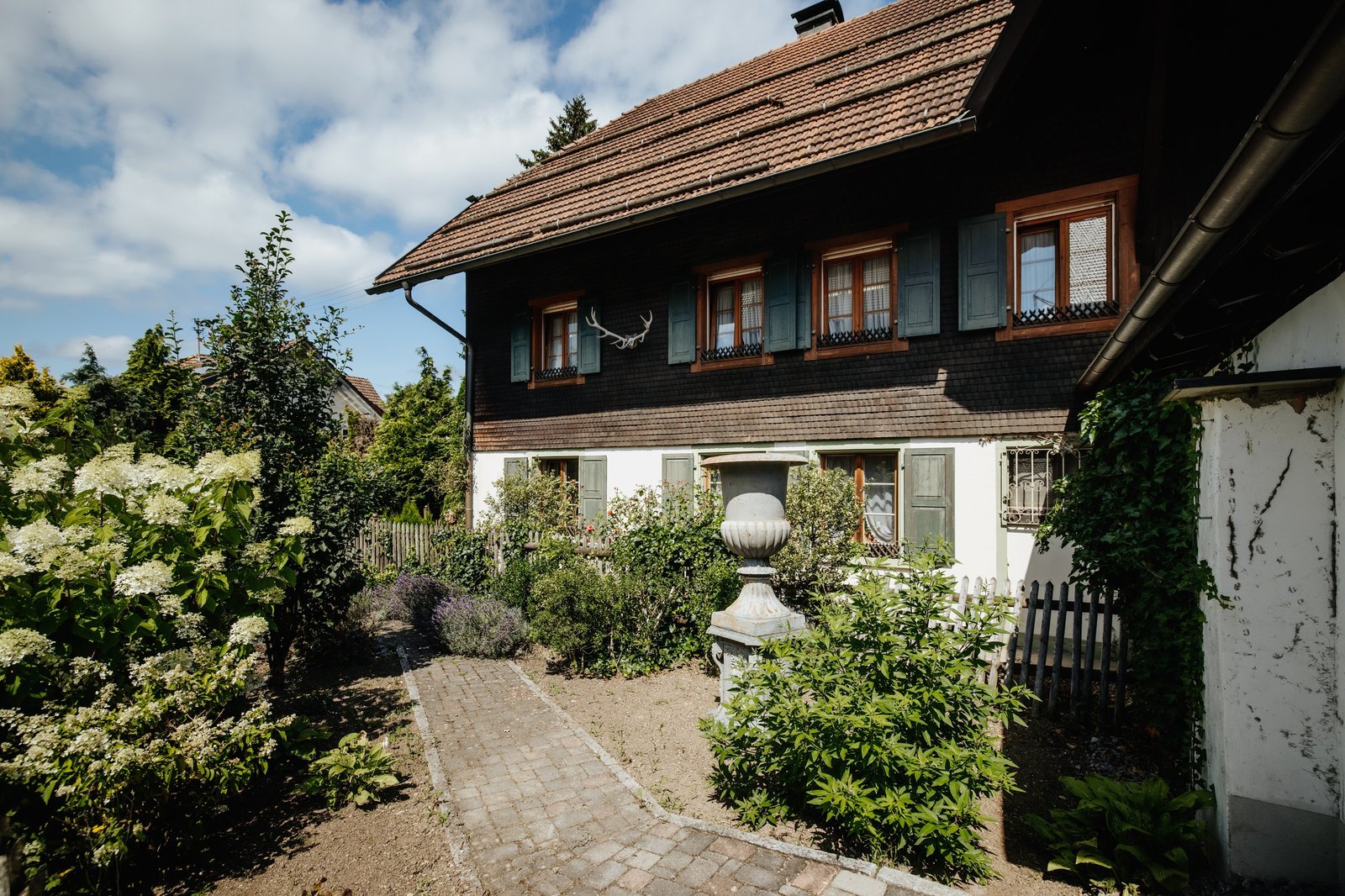 Stadtvilla mit altem Baumbestand in bevorzugter Lage – Bild 1