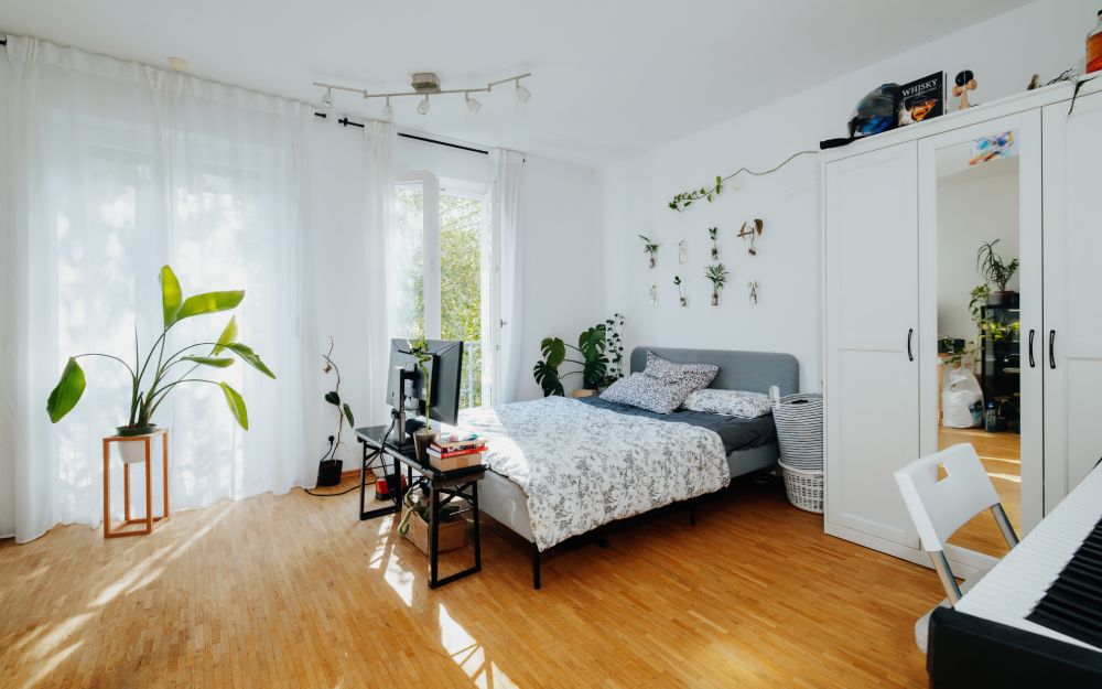 Wohnzimmer der Altbauwohnung in der Wiehre
