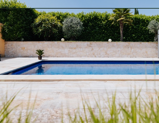 Gartenanlage mit Pool eines vermittelten Einfamilienhauses